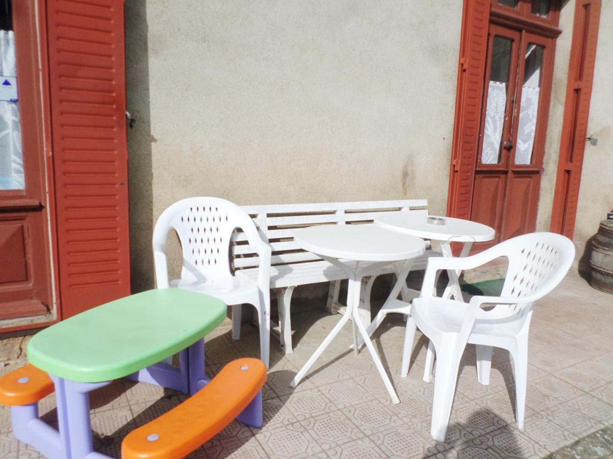 Bed and Breakfast Les Marronniers La Chapelle-sous-Brancion Exterior foto
